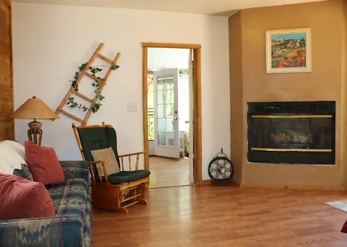 Apple Creek Lodge