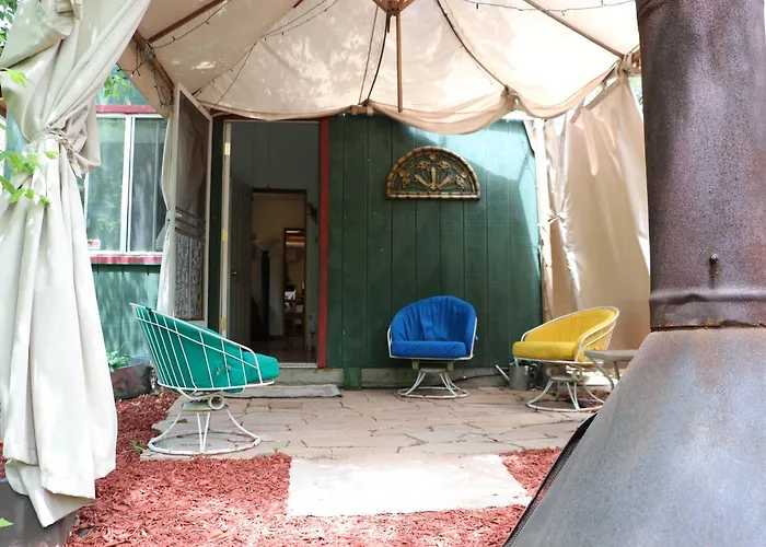 Apple Creek Lodge