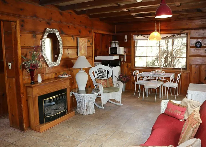 Lodge Apple Creek *